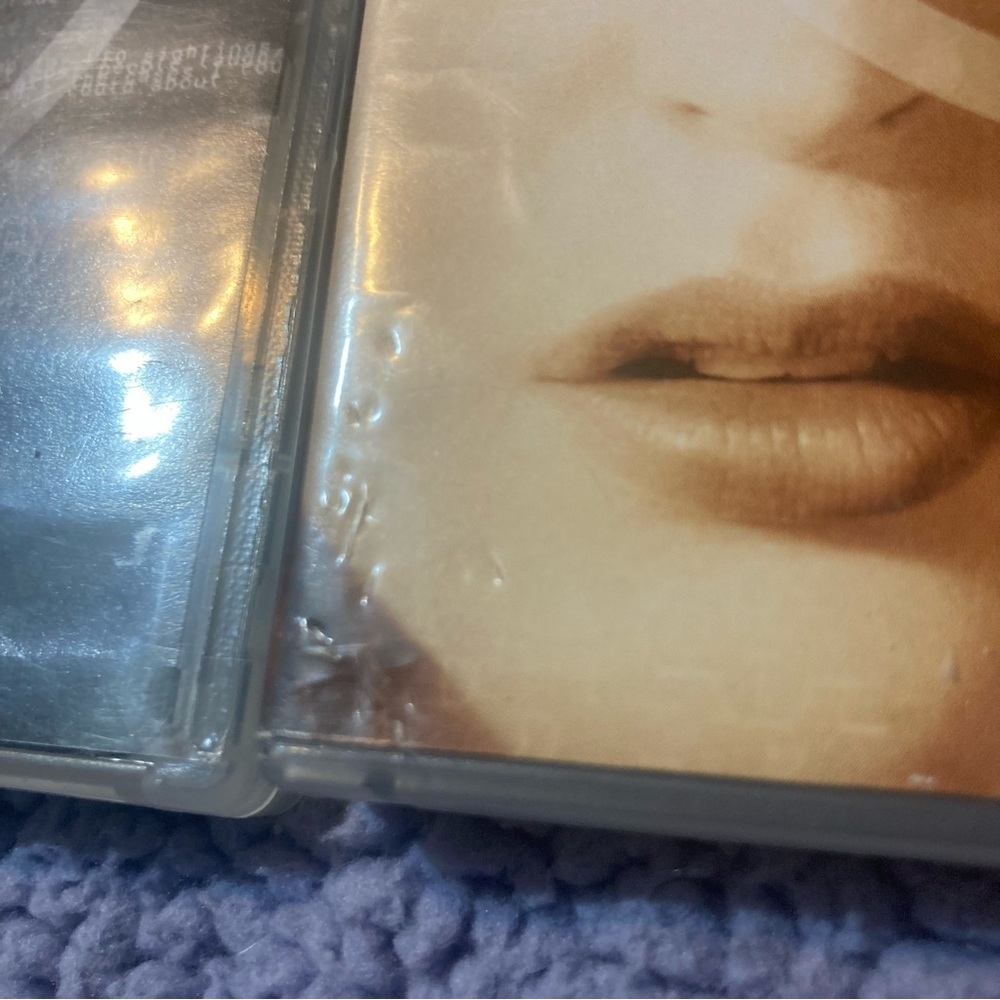 The X Files Season 1 & 2 DVD - Picture 7 of 7